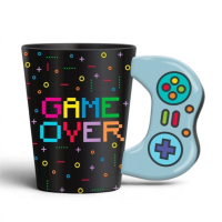  Шолја „Game Over“ со рачка во форма на џојстик
